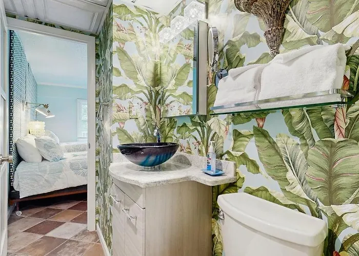 Charming Waterfront With Pool Access And Private Balcony Views Hébergement de vacances Ocean City