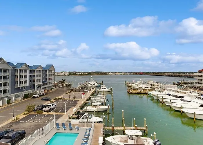 Charming Waterfront With Pool Access And Private Balcony Views Ocean City